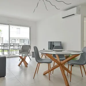  Appartement T2 Neuf A4 Rdj-piscine-acces Direct Plages Et Centre Village- Frankrijk